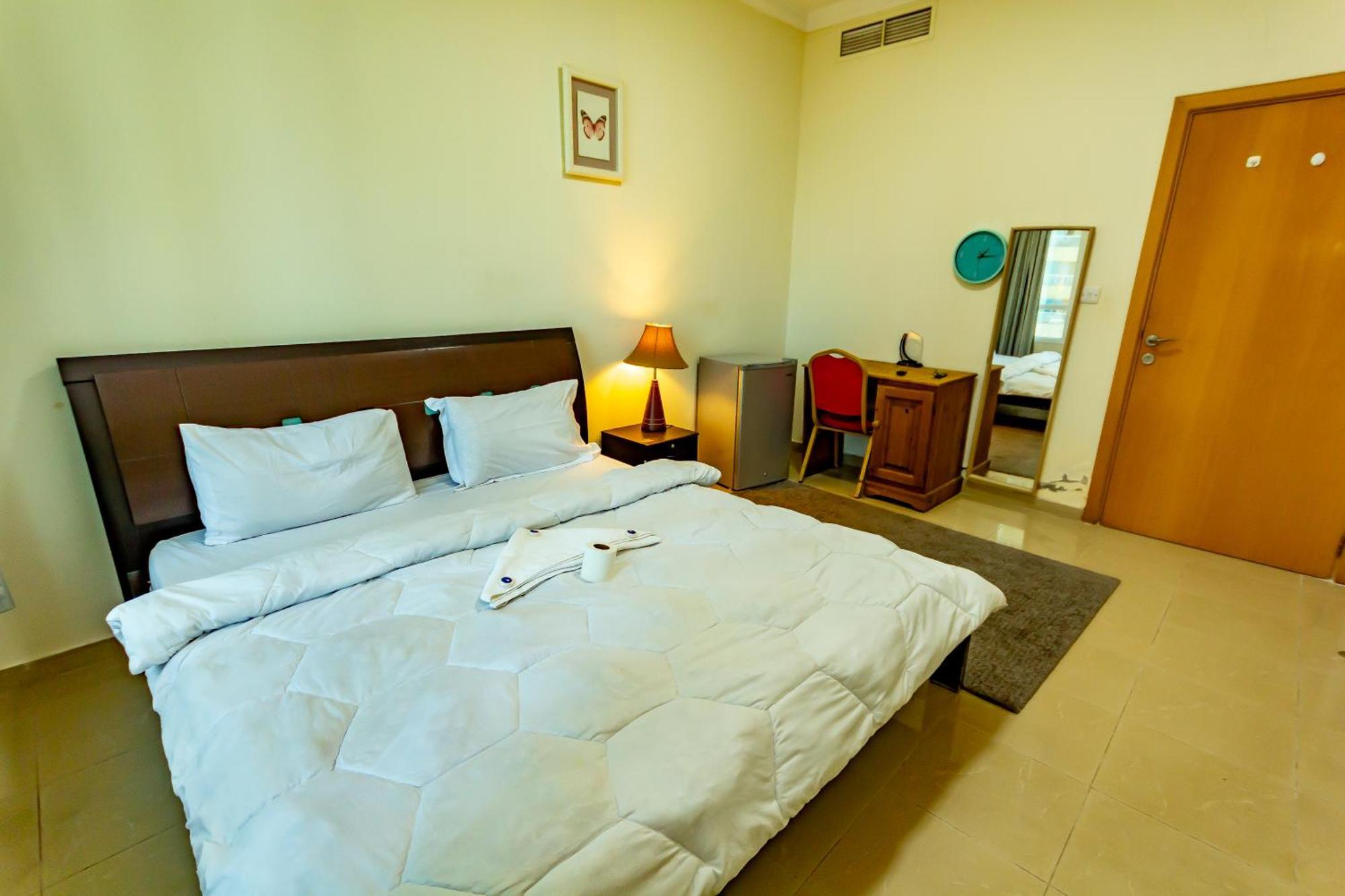 Big Rooms For ' Girls ' Only At Dubai, Marina Kültér fotó