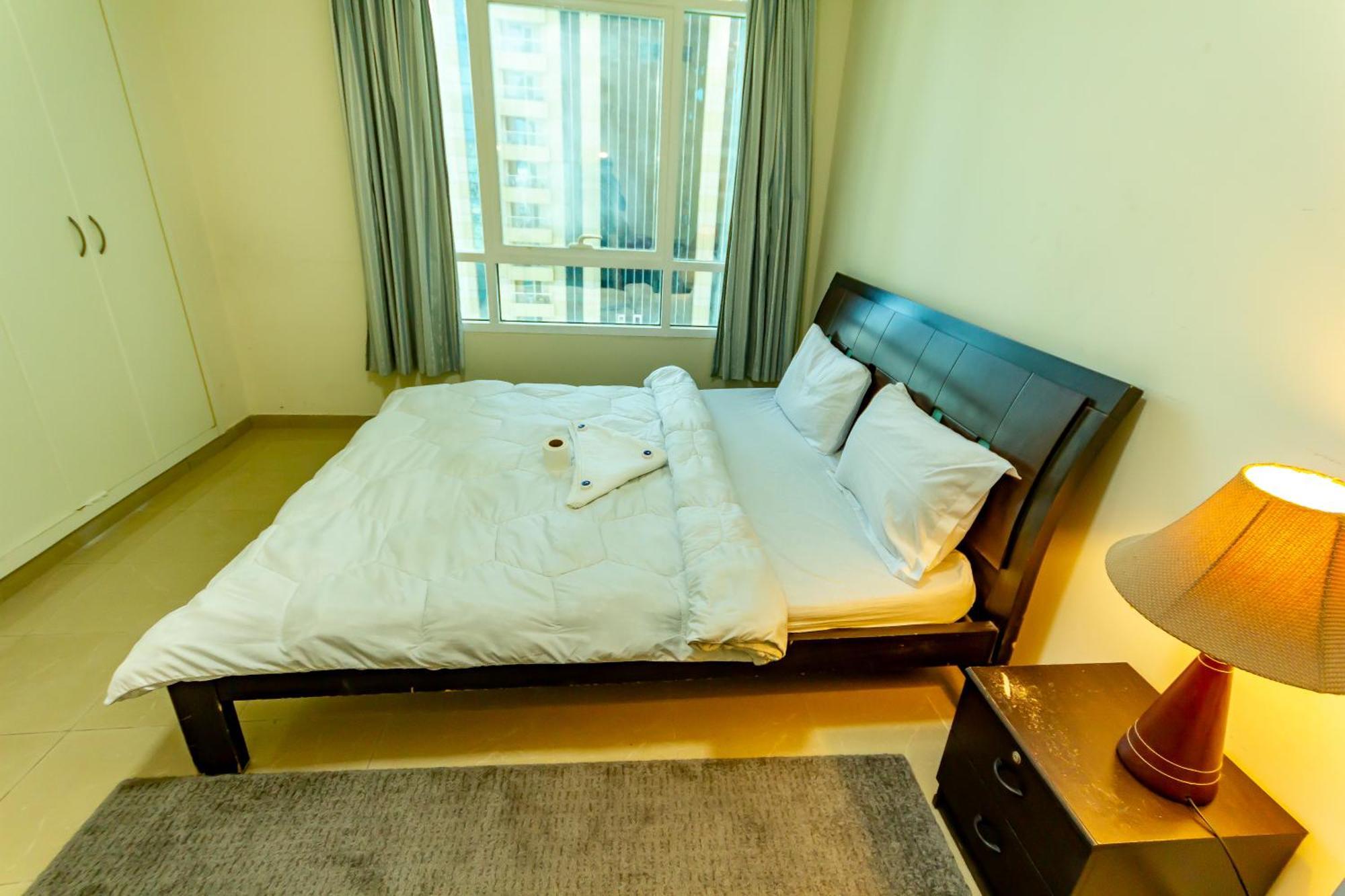 Big Rooms For ' Girls ' Only At Dubai, Marina Kültér fotó