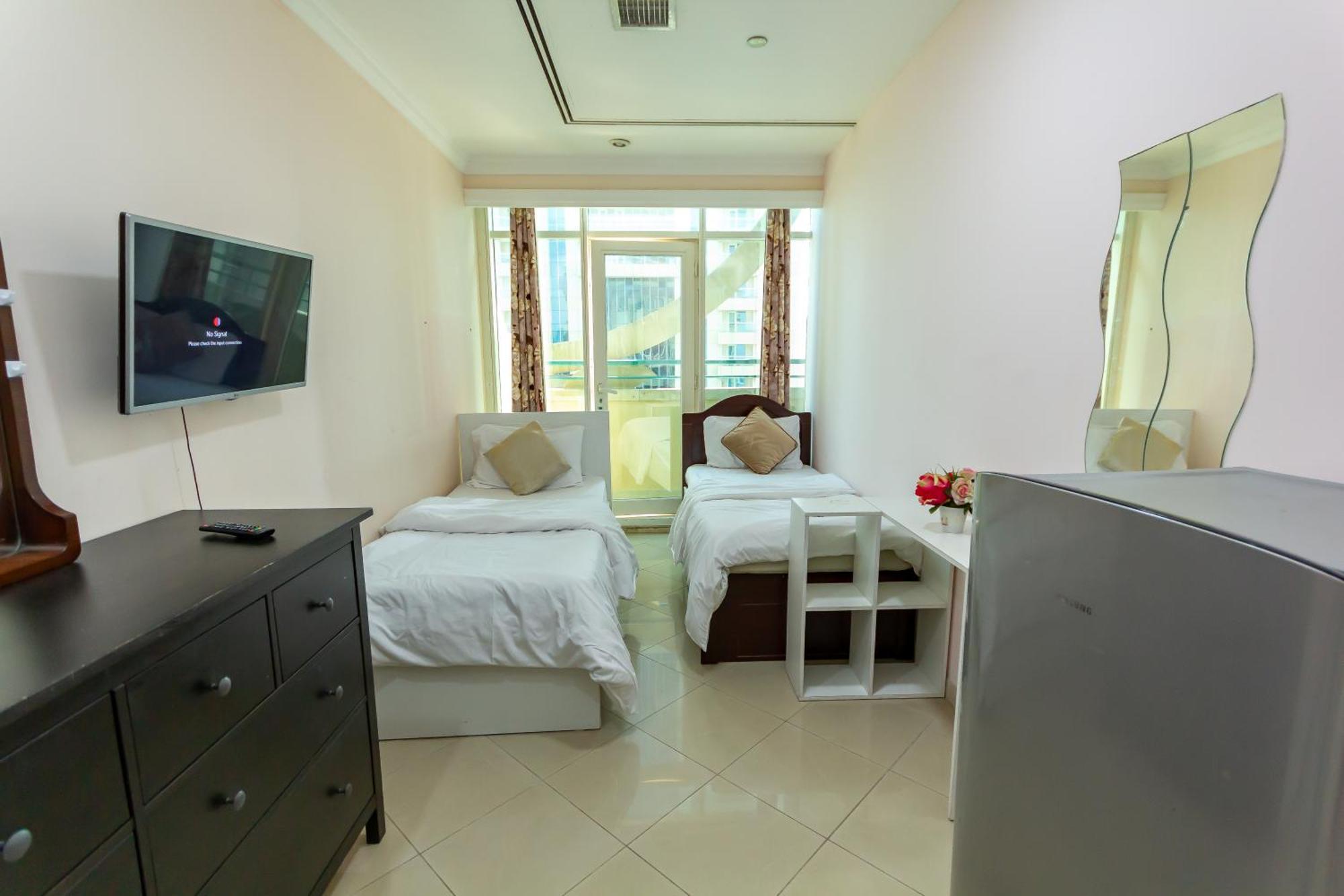 Big Rooms For ' Girls ' Only At Dubai, Marina Kültér fotó