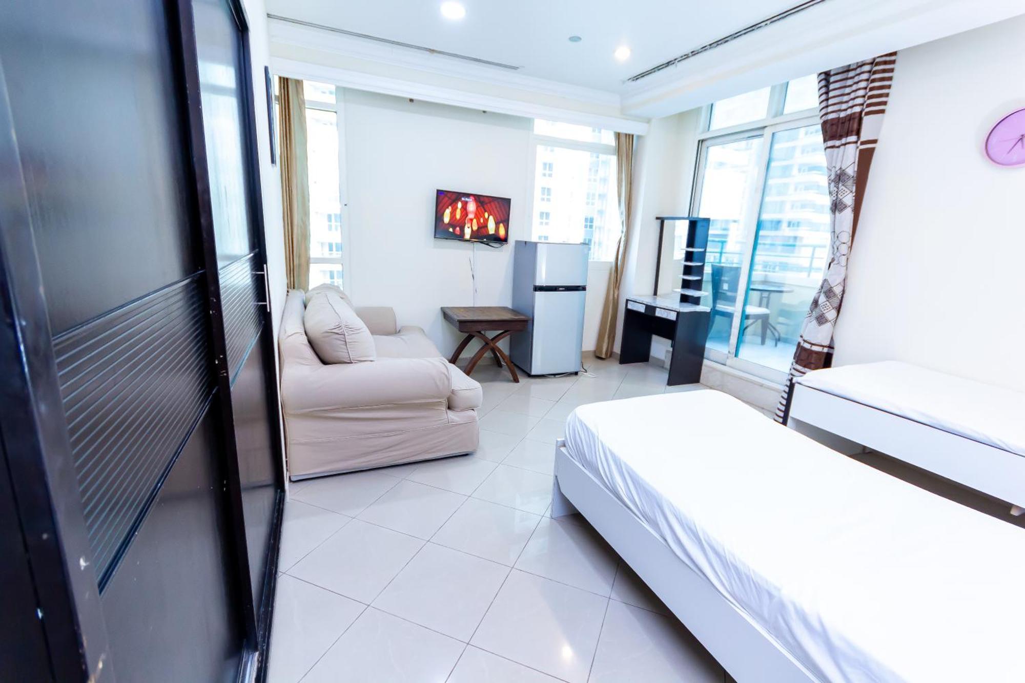 Big Rooms For ' Girls ' Only At Dubai, Marina Kültér fotó